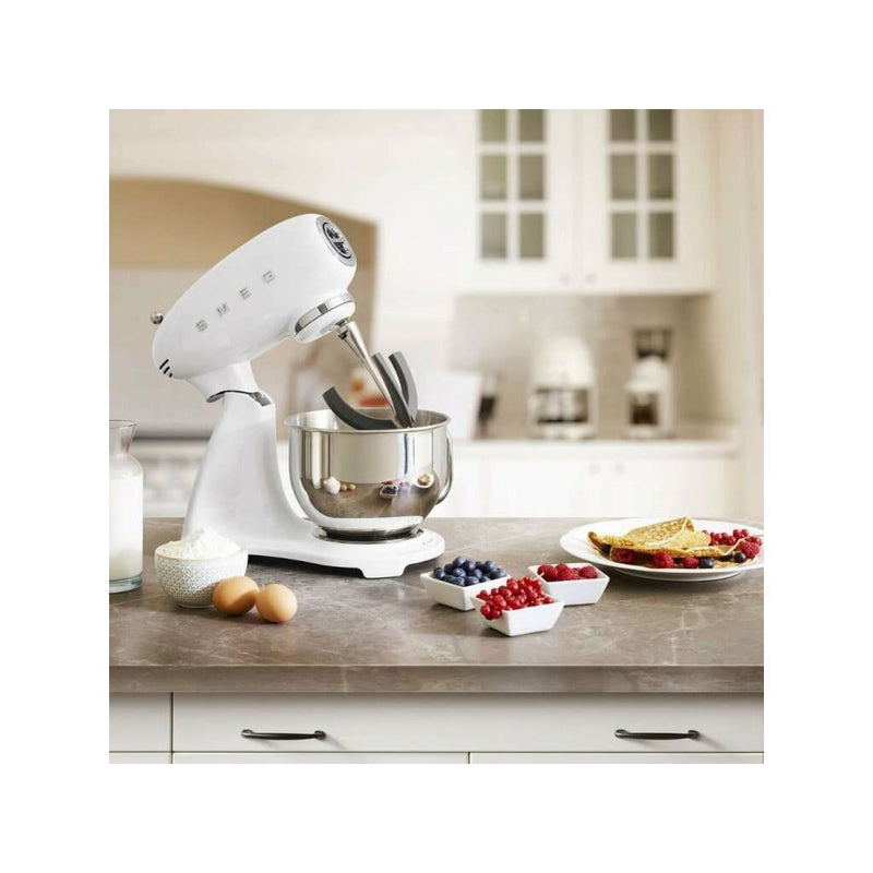 50's Style Aesthetic - Stand Mixer Full White Stand Mixer 50's Style Aesthetic - Stand Mixer Full White 50's Style Aesthetic - Stand Mixer Full White Smeg