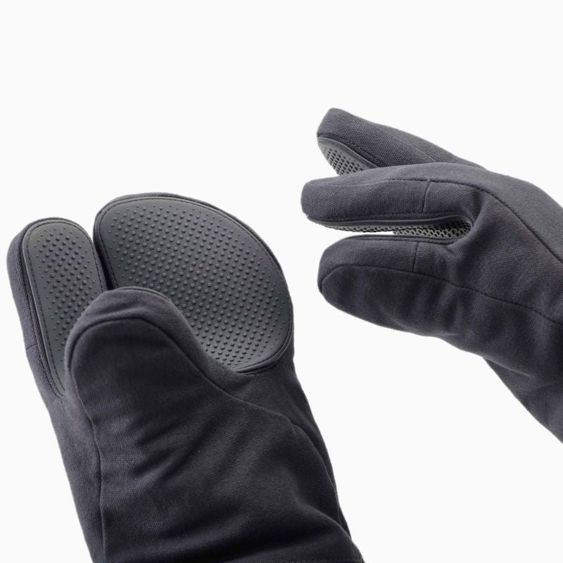 Pinch™ Easy-grip Grey Oven Glove  Pinch™ Easy-grip Grey Oven Glove Pinch™ Easy-grip Grey Oven Glove The German Outlet