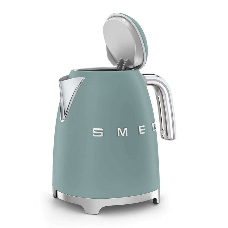 50's Style Aesthetic - 1.7L Kettle Emerald Green Matt Electric Kettles 50's Style Aesthetic - 1.7L Kettle Emerald Green Matt 50's Style Aesthetic - 1.7L Kettle Emerald Green Matt Smeg