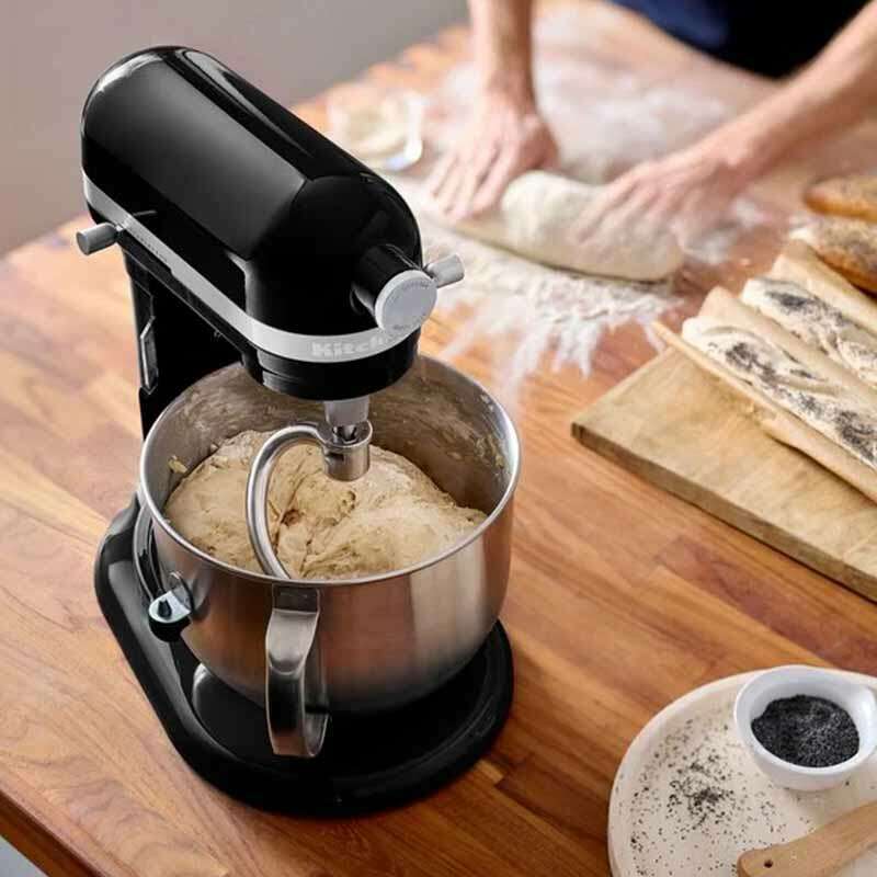 Artisan Premium Bowl-Lift 6.6L Stand Mixer, Onyx Black Stand Mixer Artisan Premium Bowl-Lift 6.6L Stand Mixer, Onyx Black Artisan Premium Bowl-Lift 6.6L Stand Mixer, Onyx Black KitchenAid