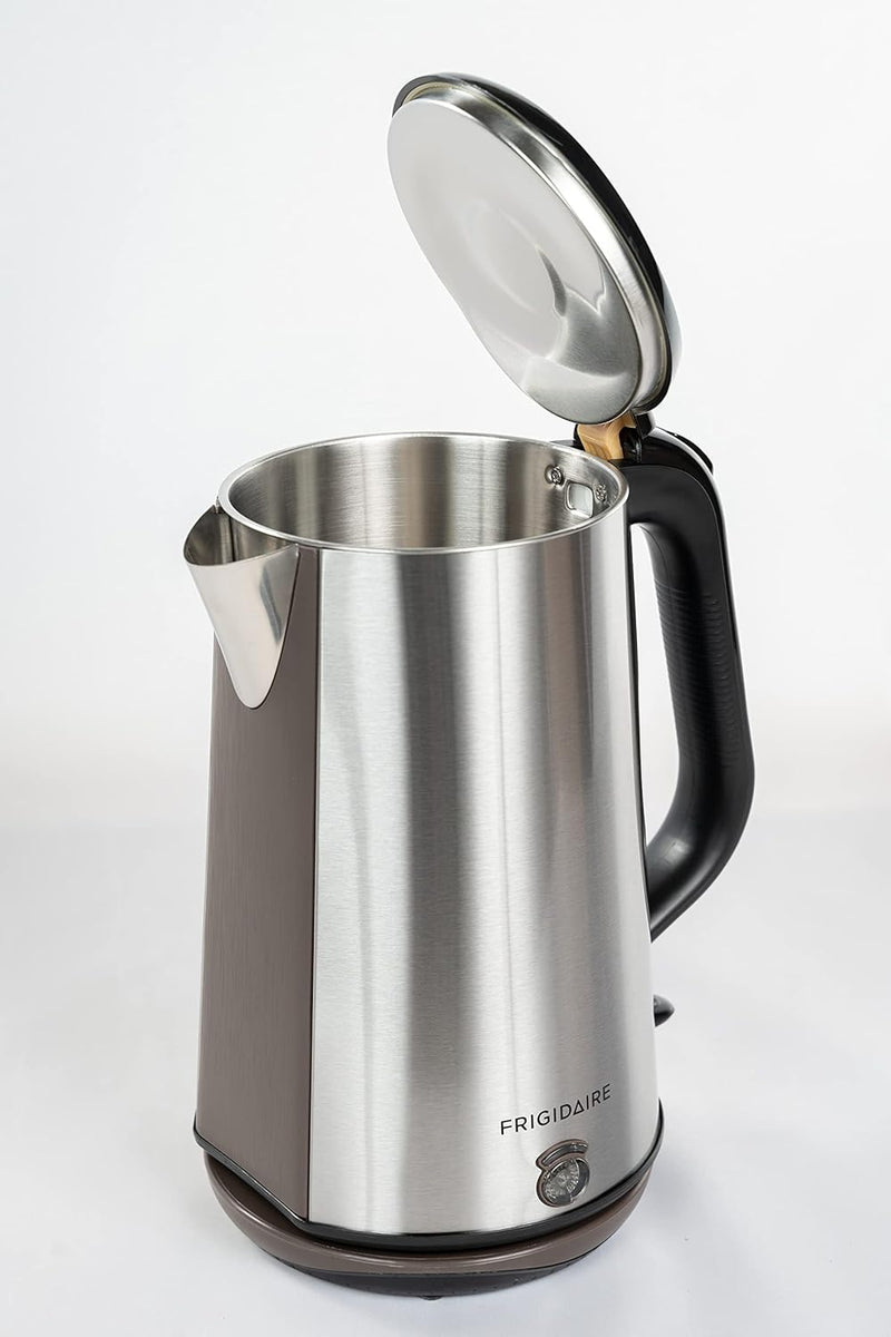 1.7L Kettle 2200 w Kettles 1.7L Kettle 2200 w 1.7L Kettle 2200 w Frigidaire