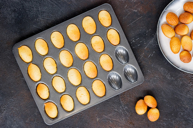 MasterClass Mini Madeleine Pan Baking pan MasterClass Mini Madeleine Pan MasterClass Mini Madeleine Pan KitchenCraft