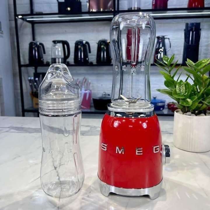 50's Style Aesthetic - Personal Blender Red Blender 50's Style Aesthetic - Personal Blender Red 50's Style Aesthetic - Personal Blender Red Smeg