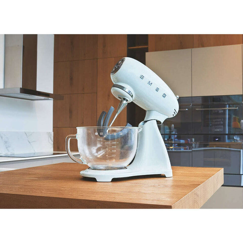 50's Style Aesthetic - Stand Mixer Full White With Glass Bowl Stand Mixer 50's Style Aesthetic - Stand Mixer Full White With Glass Bowl 50's Style Aesthetic - Stand Mixer Full White With Glass Bowl Smeg