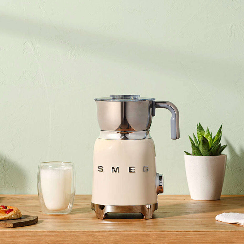 50's Style Aesthetic - Milk Frother Cream Milk Frother 50's Style Aesthetic - Milk Frother Cream 50's Style Aesthetic - Milk Frother Cream Smeg