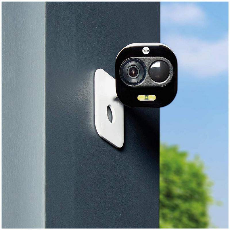 All-in-One Outdoor Wifi Camera Surveillance Cameras All-in-One Outdoor Wifi Camera All-in-One Outdoor Wifi Camera Yale